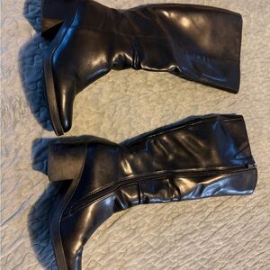 Women's Black Mid-Calf Block Heel Zip-Up Boots